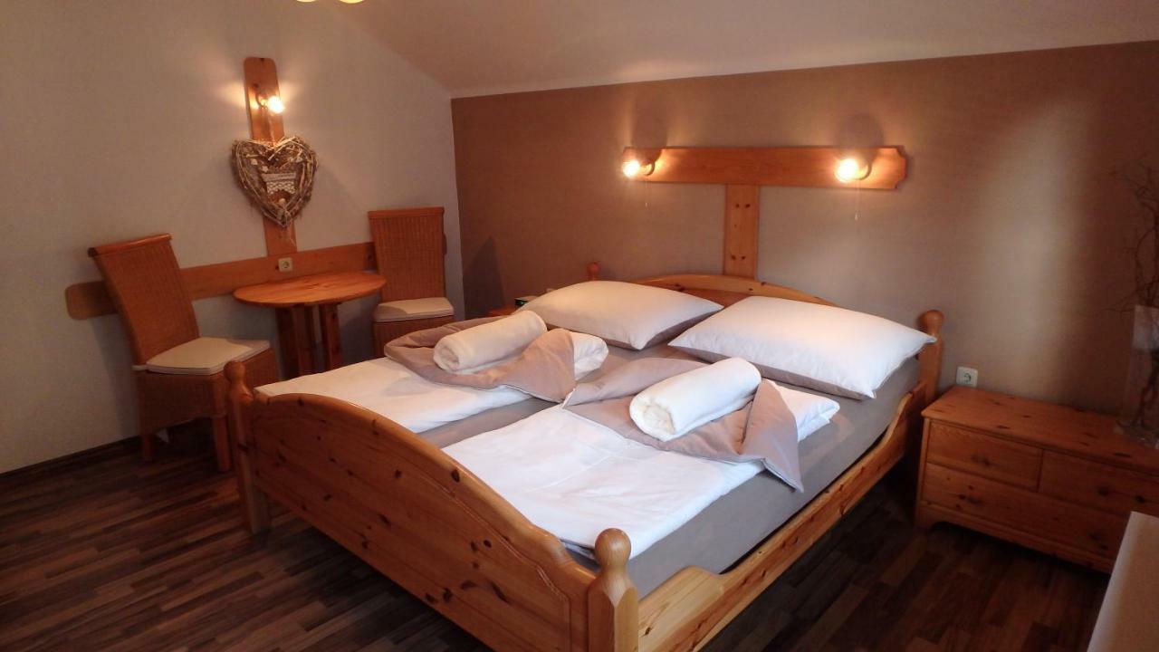 Haus Alpenblick Apartment โอเบอร์ทราวน์ ภายนอก รูปภาพ